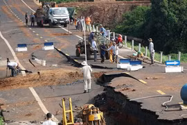 Tiền tỉ trôi theo đường hỏng