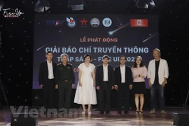 Phát động Giải Báo chí-Truyền thông "Thắp sáng (fire up) 2020"