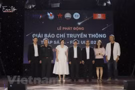 Phát động Giải Báo chí-Truyền thông "Thắp sáng (fire up) 2020"