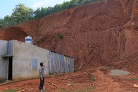 Nơm nớp nỗi lo núi lở