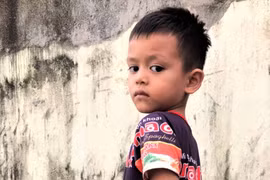 Cháu Rơ Châm Nghĩa cần được giúp đỡ