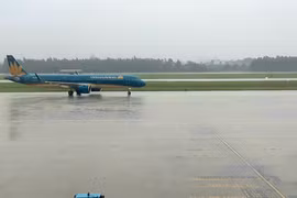 Vietnam Airlines hủy hàng chục chuyến bay vì bão số 13