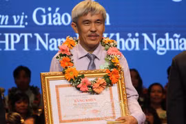 Người thầy chiến đấu với ung thư để đứng lớp