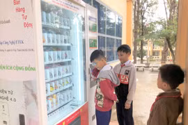 Nhiều tiện ích từ máy bán hàng tự động trong trường học