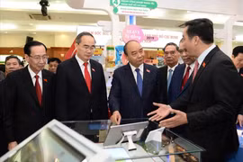 "Thịnh vượng và phát triển, quyết chí ắt làm nên"