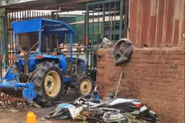 Đak Đoa: Tông vào xe máy cày đậu bên đường, 2 người tử vong tại chỗ