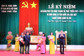 Danh thắng Gành Đá Đĩa đón nhận Bằng Di tích quốc gia đặc biệt