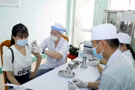 Bệnh viên Quân y 211 tiêm 430 liều vắc xin phòng Covid-19