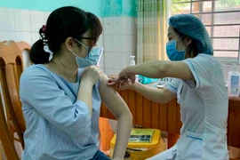 Gia Lai: Thêm 370 cán bộ, y bác sĩ được tiêm vắc xin phòng Covid-19