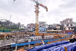 Thấp thỏm cạnh công trình dự án tại trung tâm Đà Lạt