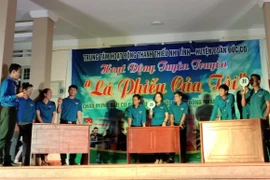 Trung tâm Hoạt động Thanh thiếu nhi tỉnh Gia Lai tổ chức tuyên truyền bầu cử ở xã biên giới Ia Nan