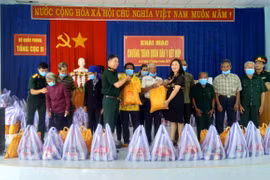 Khám bệnh, cấp thuốc miễn phí cho 300 người dân xã Ia O