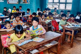 Thư viện huyện Chư Sê đưa sách về vùng khó