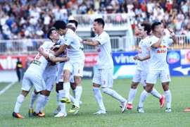 Xuân Trường lập siêu phẩm giúp Hoàng Anh Gia Lai hạ gục Hà Nội FC