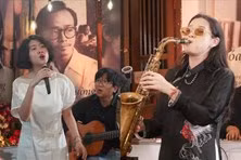 Hoàng Trang và con gái Saxophone Trần Mạnh Tuấn với tình yêu nhạc Trịnh