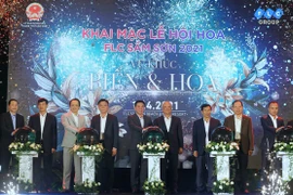 Hàng vạn du khách tham dự lễ hội hoa FLC Sầm Sơn