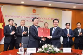 Tân Bộ trưởng Bộ Công Thương chính thức tiếp nhận bàn giao công việc