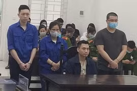 Nữ phó giám đốc bán trang phục phòng dịch giả bị tuyên 4 năm 6 tháng