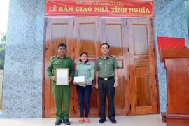 Công an tỉnh Gia Lai bàn giao nhà tình nghĩa cho gia đình khó khăn