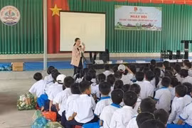 Krông Pa: 280 học sinh tham gia ngày hội "Đổi rác thải nhựa-Lấy đồ dùng học tập"