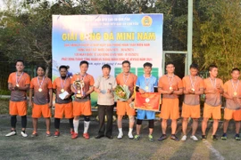 8 đội tham dự Giải Bóng đá truyền thống mi ni nam Công ty Cao su Chư Păh