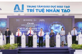 Ông Johnathan Hạnh Nguyễn tài trợ 10 triệu USD đào tạo trí tuệ nhân tạo