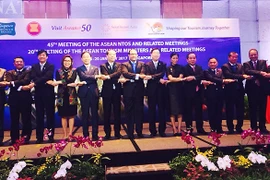 Trông người lại ngẫm đến ta