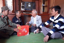 Chư Pưh: Thăm, tặng quà cựu tù chính trị yêu nước