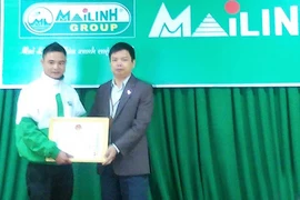 Khen thưởng tài xế giúp sản phụ sinh con trên xe