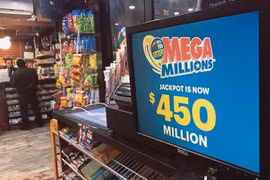 Nam thanh niên 20 tuổi ở Florida trúng xổ số 451 triệu USD