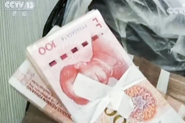 Trung Quốc: Vô tình ném gần nửa tỷ đồng vào thùng rác