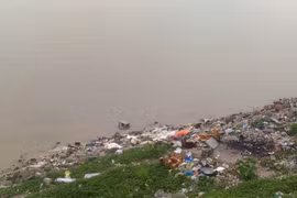 Phát hiện thi thể người đàn ông lõa thể trên sông Lam