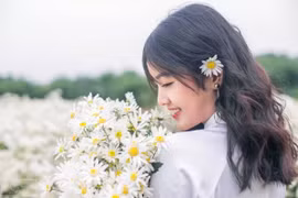 Chỉ một câu "Anh ơi!", nữ sinh Hà Nội khiến triệu trái tim tan chảy