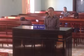 Bố dùng súng bắn chết con trai ngay tại bàn nhậu