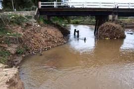 Nguy cơ sạt lở mố cầu Ia Hiao