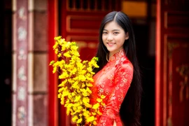 Miss Teen Nam Phương rạng rỡ với áo dài đón xuân