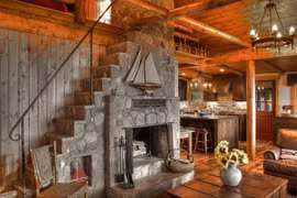 Ngôi nhà gỗ cạnh hồ mang nét đẹp cổ kính, vô cùng tiện nghi