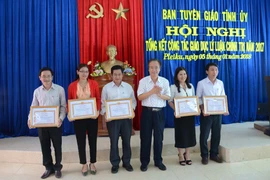 Tổng kết công tác giáo dục lý luận chính trị năm 2017