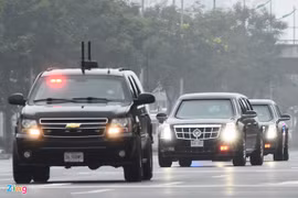 'Quái thú' của TT Trump rời Nội Bài,qua cầu Nhật Tân để về Hà Nội