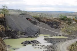 Gia Lai:Tước giấy phép khai thác khoáng sản 3 tháng đối với DNTN Duy Nhất