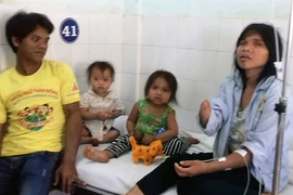 Nỗi lòng người mẹ mù bị ung thư