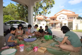 Người Việt tại Malaysia gìn giữ phong vị Tết cổ truyền