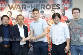 Lãnh đạo Muangthong chào đón Đặng Văn Lâm ở Thái Lan