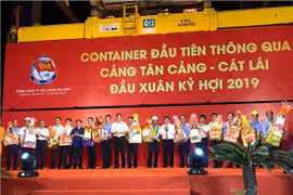 Xuất khẩu lô hàng đầu tiên năm Kỷ Hợi từ cảng Cát Lái đi ChâuÂu