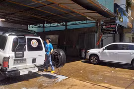 Rửa xe ngày 30: Làm không hết việc