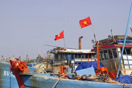 Làng chài "tỉ phú"