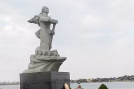 Mẹ Suốt và dòng sông Nhật Lệ