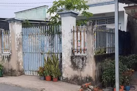 TPHCM: Điều tra vụ bé gái 7 tuổi tử vong, cơ thể có nhiều vết thương