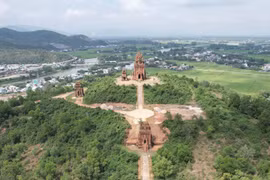 Chủ tịch UBND tỉnh Bình Định: Giám đốc sở mà né tránh báo chí là không được!