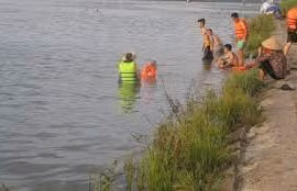 Đi mò ốc trong ngày lễ, 3 học sinh chết đuối thương tâm